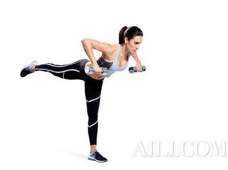 范冰冰过年瘦出了小蛮腰，你春节不止胖十斤吧！