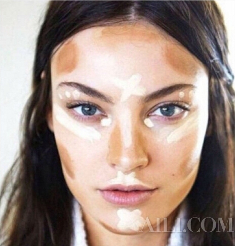 如何画出好看的欧美妆？