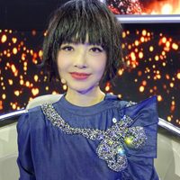 鲁豫新发型美上天  路人和女神只差一个发型 