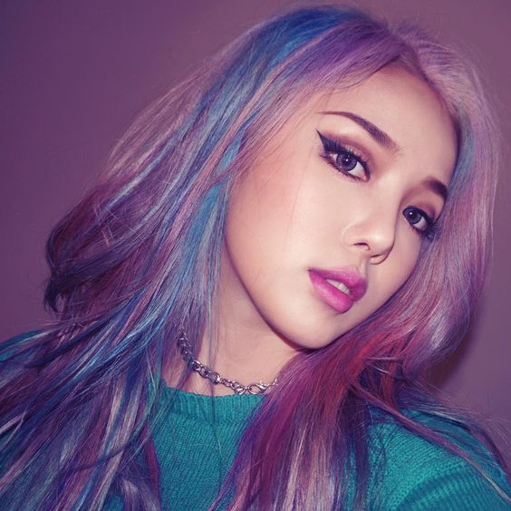 你只关注pony的“整容”手，我却爱上了她的发色！