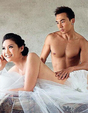 看看这些星座明星夫妻的"情色"艳照