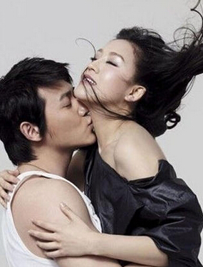 看看这些星座明星夫妻的"情色"艳照