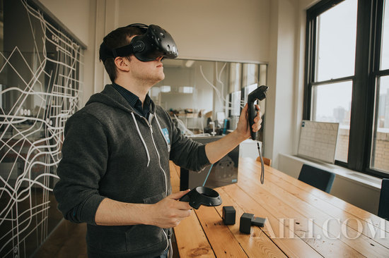 最in数码-极品玩物:HTC Vive