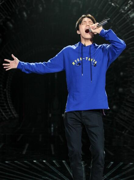 迪玛希海量美图洗洗眼 《歌手》进口小哥哥帅翻