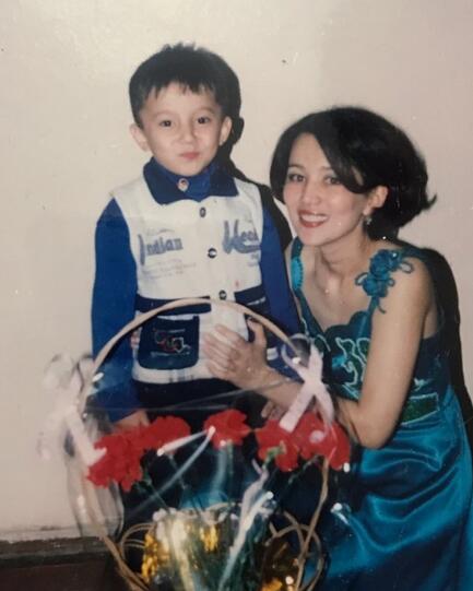 迪玛希海量美图洗洗眼 《歌手》进口小哥哥帅翻