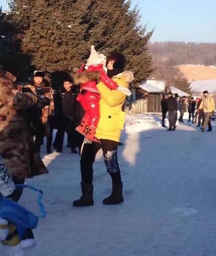 董力崔雅涵实力上演“董妈妈和她的阿拉球”