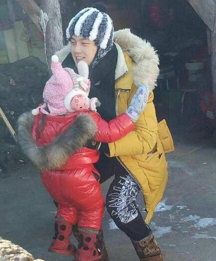 董力崔雅涵实力上演“董妈妈和她的阿拉球”