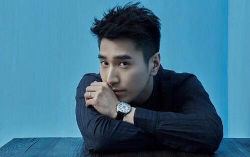 赵又廷写真全程秀双眼皮 戴婚戒拒绝迷妹色心