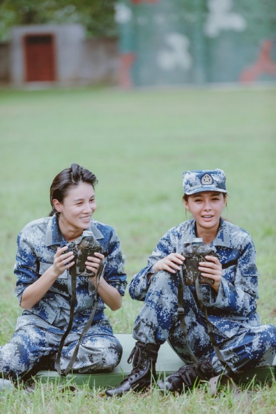 谁要看教官虐杨幂，我只想看沈梦辰的纯素颜