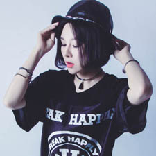 毛泽少做客《爱丽时尚模范生》 带伤上阵超敬业