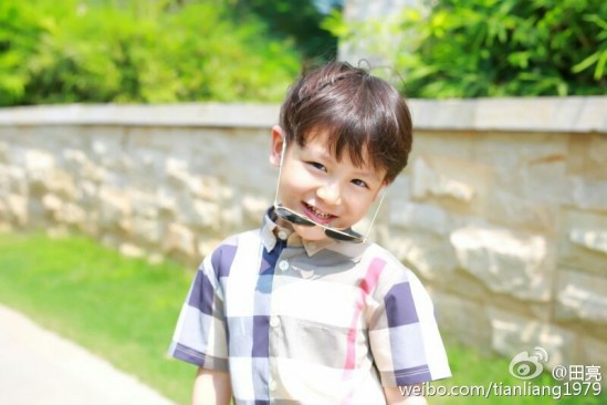 全家颜值复制粘贴 田亮陈浩民陆毅林志颖最服谁？