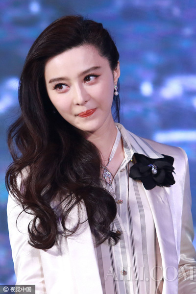 范冰冰谈见到偶像潘迎紫:就像姑娘们追鹿晗