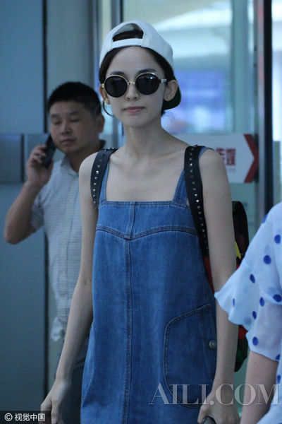赵丽颖郑爽周冬雨古力娜扎：平胸妹子颜值高