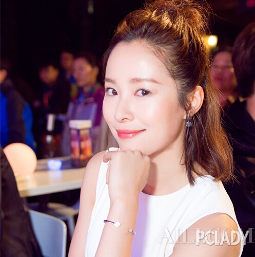 陈乔恩keep少女感全靠吃睾丸？还把江一燕给带坏了