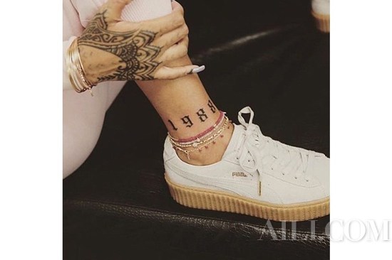 INS上女明星高调晒纹身，你敢说不好看？