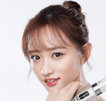 SNH48黄婷婷担当大使 携手戚薇传递潮流态度