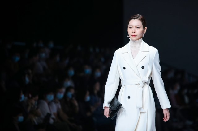 赢智尚·追溯时尚大秀完美收官,演绎职场新风尚
